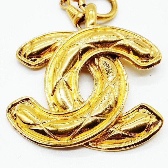 CHANEL Vintage Gold Chain Necklace with Iconic Pendant mon-697-09012025 - Picture 8 of 9